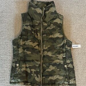 Old Navy Green Camouflage Puffer Vest
